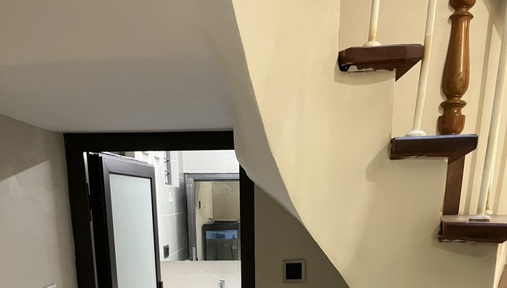 CHO THUÊ NHÀ NGUYÊN CĂN TRONG NGÕ 78 GIÁP BÁT, 3 TẦNG, 50M2, 14 TRIỆU, 3 NGỦ, 3 WC